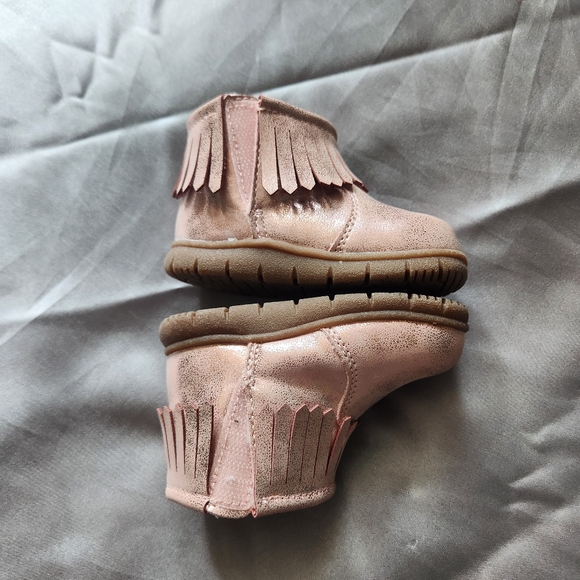 Simple joy carter pink mocassin boots size 3 baby girl shoes new fringe - Picture 7 of 8